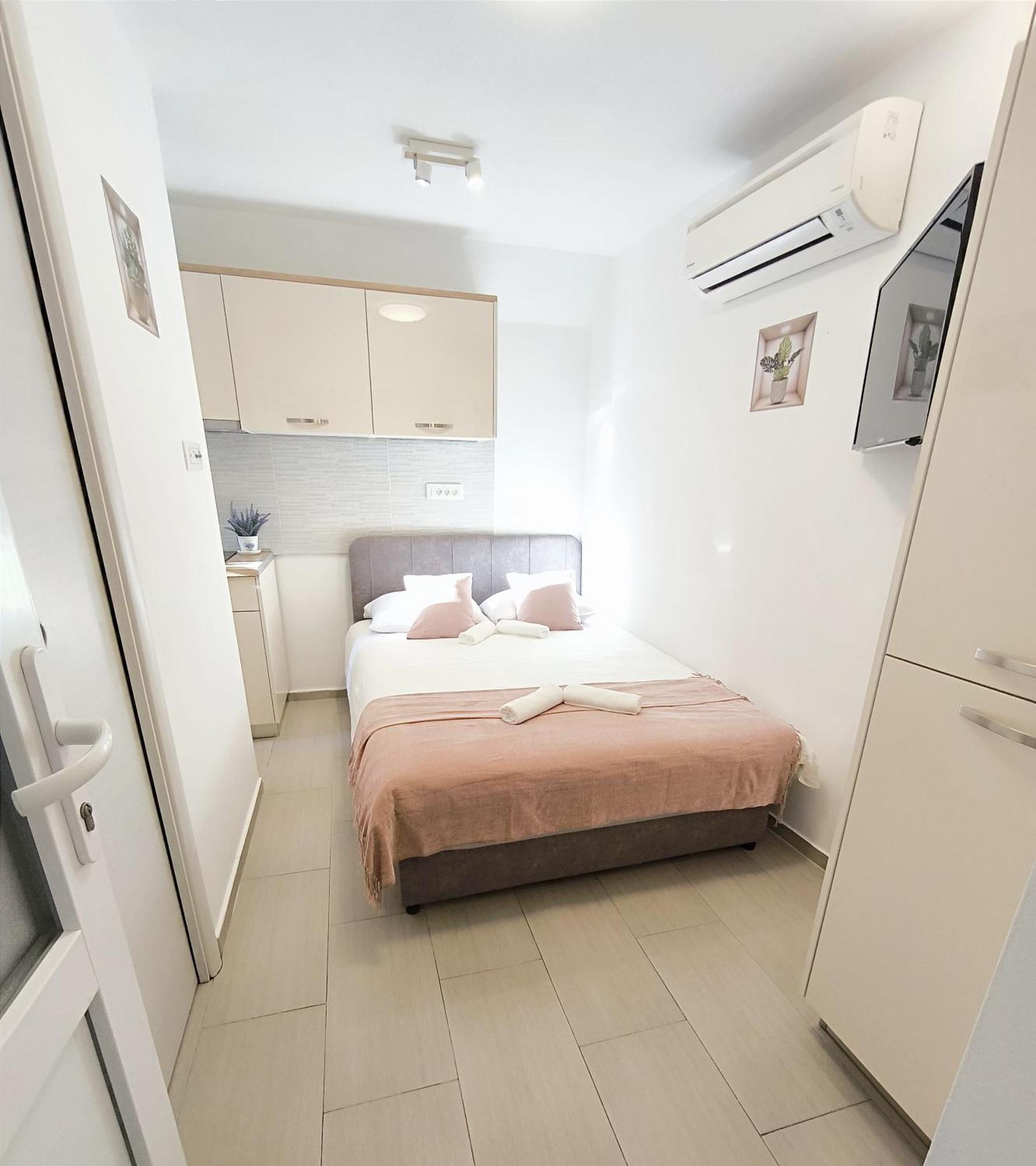 Central Apartment & Room Niko سبليت المظهر الخارجي الصورة
