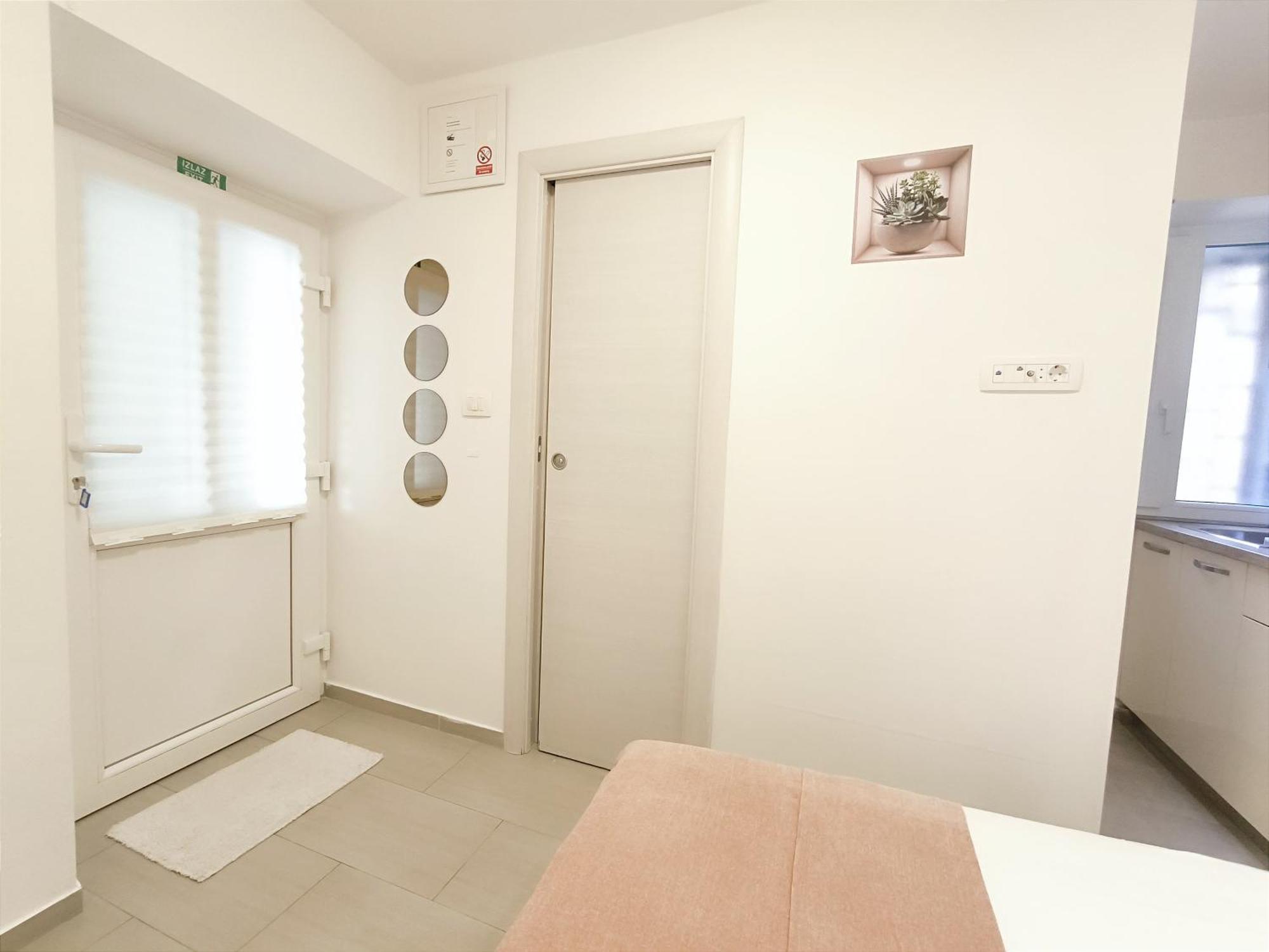 Central Apartment & Room Niko سبليت المظهر الخارجي الصورة